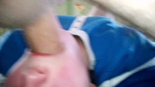 Молодая сестра сосет мой член с наслаждением