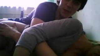 Сестра делает минет брату и дает себя иметь в киску