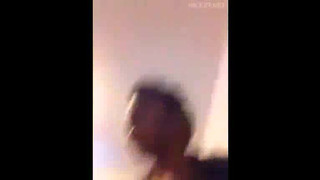 Жопастая мама негритянка трахается с сыном и его лучшим другом