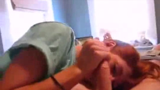 Потрясающий минет от смазливой сестры для любимого брата