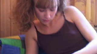 Русский папа трахает рот белокурой дочери в спальне