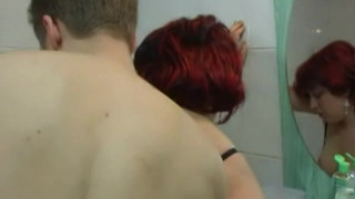 Рыжая мама не дала сыну, но помогла кончить