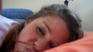 Брат изнасиловал сестру с брекетами и накончал ей на лицо