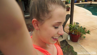 Отец подготовил киску дочери для траха большим членом