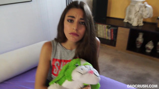 Дочурке пришлось отрабатывать плохие оценки трахом с отцом