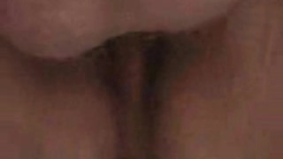 Зрелая мама дрочит сыну и его другу пока они увлеченно смотрят футбол