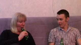 После пива, пьяная мать сосет собственному сыну