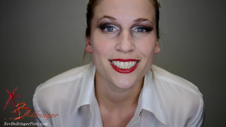 Голодная сука наслаждается членом и не может оторваться