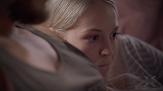 Получив глубокий минет от сестрёнки, брат выебал её в пизду