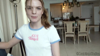 Красивая дочь отсосала папе член чтобы отпустил на вечеринку