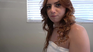 Скарлетт не удержалась и потрахалась с братом перед свиданием