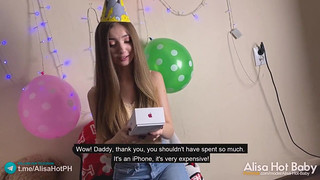 Оу, папа, этот Айфон мне? Я уже хочу тебя...