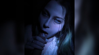 Призрак сестры сосет член брату в хоррор-инцест порно от первого лица