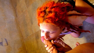 С маленьким ртом предложил сделать ей отсос в обмен на помощь